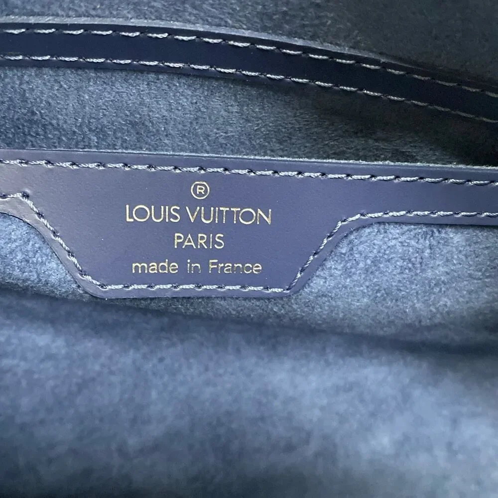 Louis Vuitton Soufflot Epi Handbag M5222G